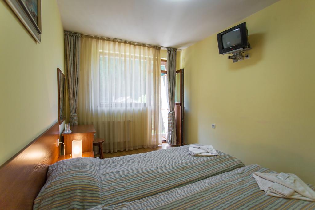 Hera Guest House Chiflik Exterior foto